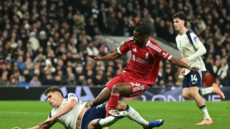 حمایت مربی از مدافعی که پای ایساک را شکست