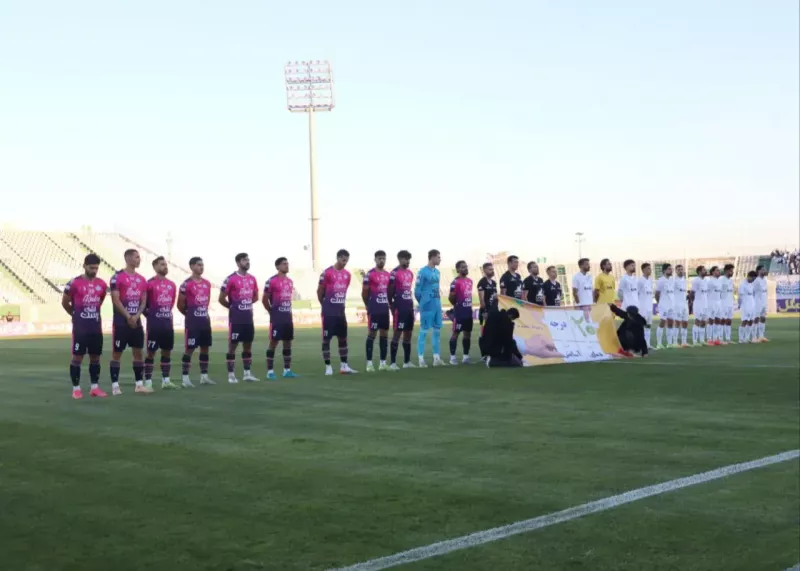 ملوان نیمه‌شب می‌رسد، بازی 2 ساعت عقب افتاد