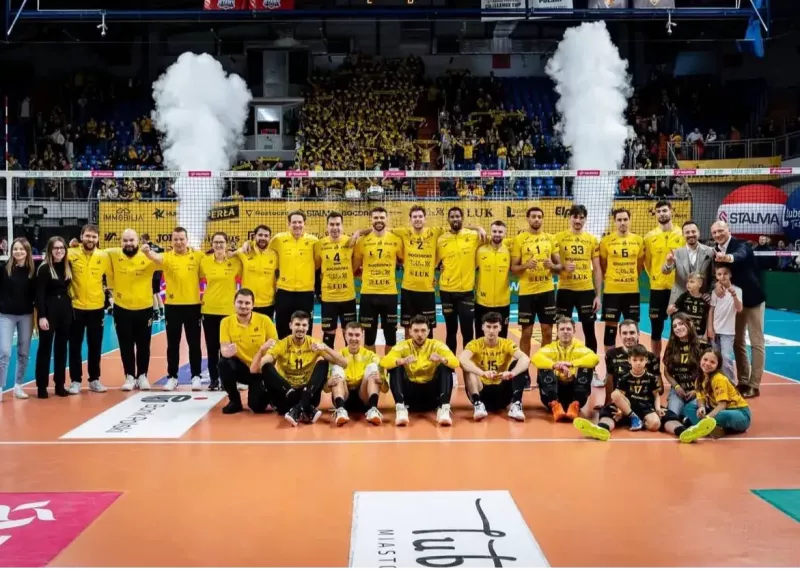 قهرمان صدر را تصاحب کرد