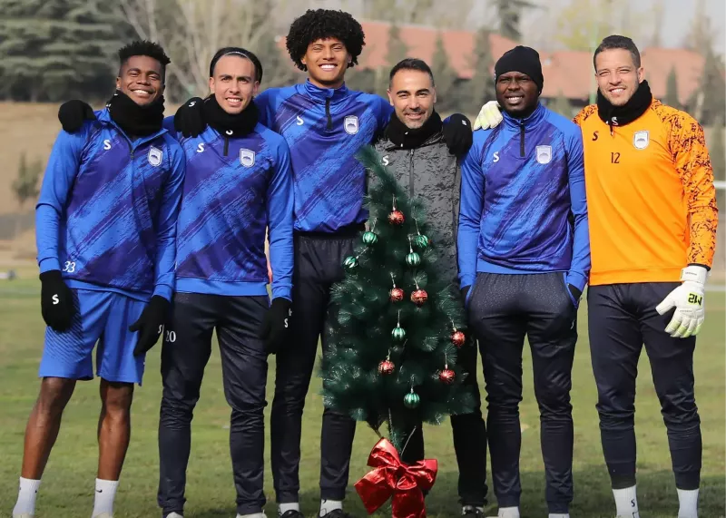 چادرملو برای خارجی‌هایش جشن سال نو گرفت