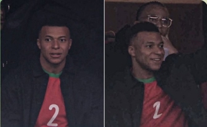 امباپه با پیراهن تیم ملی مراکش در ورزشگاه