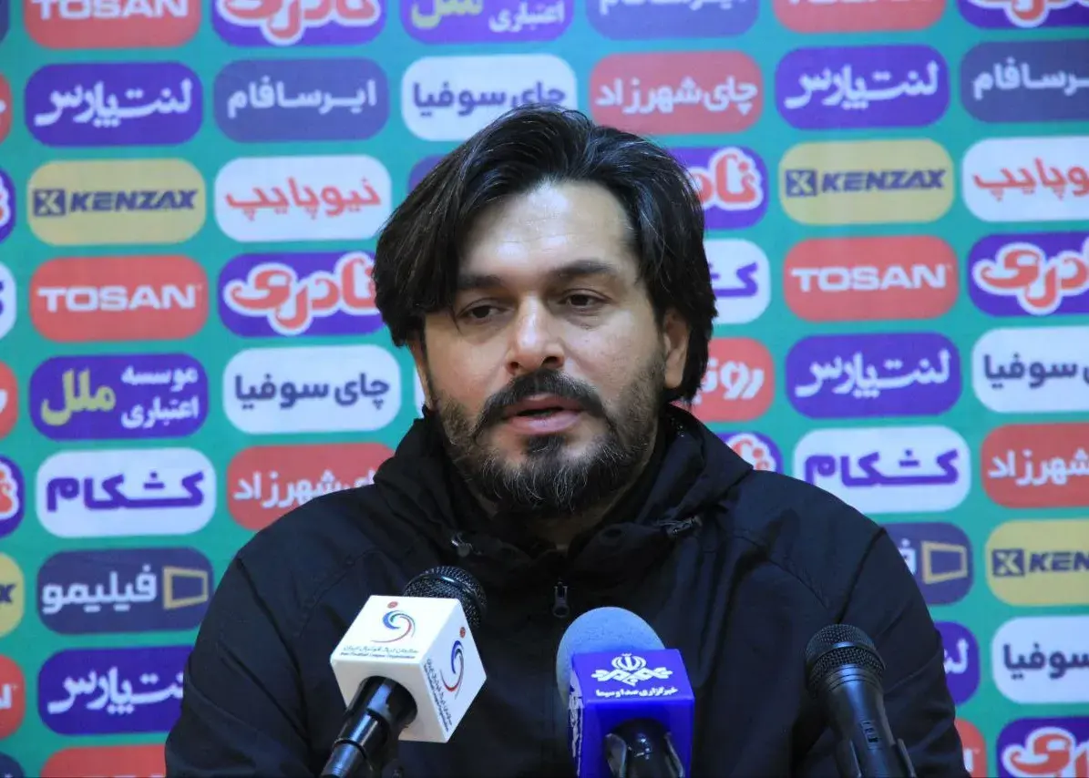 دقیقی: بعضی مواقع اورونوف و حسین‌زاده می‌خواهید!