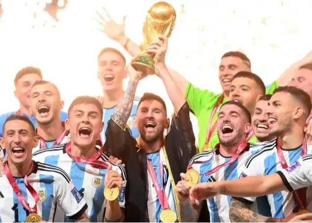 از همه آرژانتینی‌ها به شدت متنفرم!