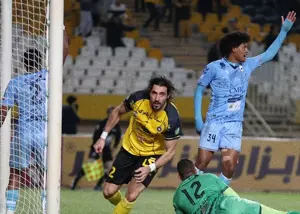 سپاهان 1 - چادرملو 0: صدر را یک لحظه رها نمیکنند!