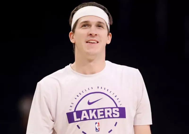 شوک به لیکرز: ستاره از دسترس خارج شد!