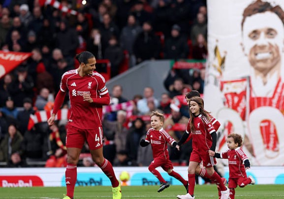 لیورپول 2-1 وولوز: قرمزها کم کم لیورپول می‌شوند