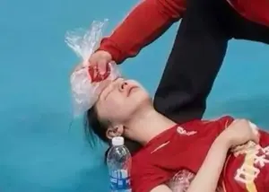 یک والیبالیست در چین بی‌هوش شد!