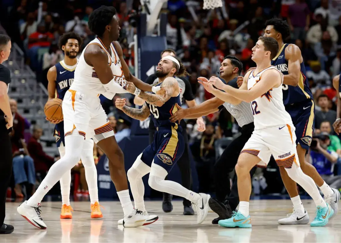 نزاع دسته جمعی در گرانترین لیگ ورزشی جهان! (عکس)