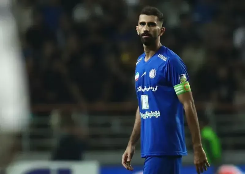 کاپیتان آبی‌پوشان در آستانه جدایی قرار گرفت