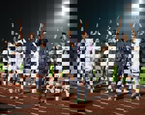 جشن رختکن گلگهری با رهبری گروسیان و علیزاده!