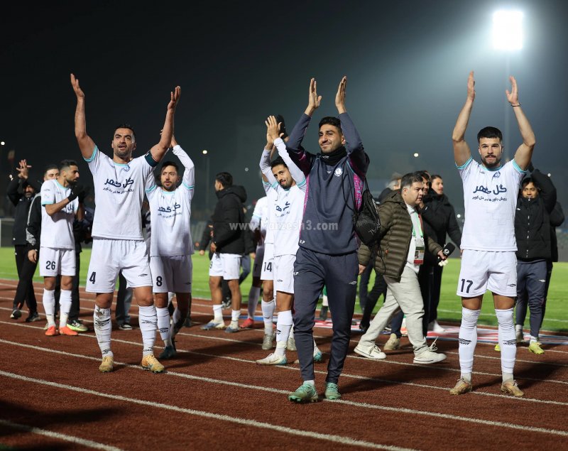 جشن رختکن گل‌گهری با رهبری گروسیان و علیزاده!