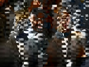 هت‌تریک دمبله: گلوب ساکر هم اضافه شد