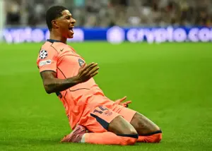 رای اعضای بارسا به سود ستاره انگلیسی: باید بماند