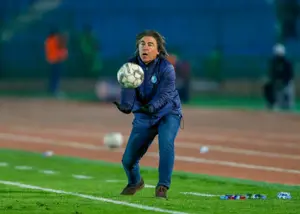 ساپینتو: توپ‌جمع کن به جای سرمربی!(عکس)