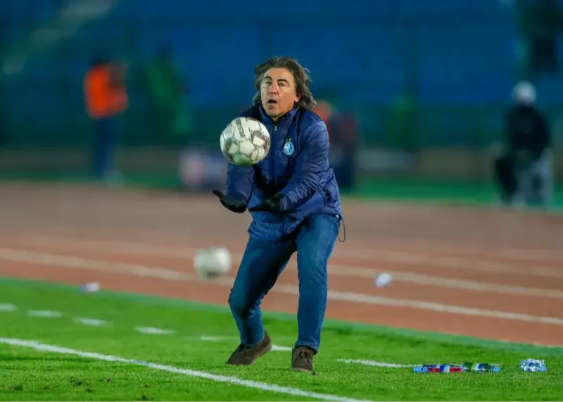 ساپینتو: توپ‌جمع کن به جای سرمربی!(عکس)