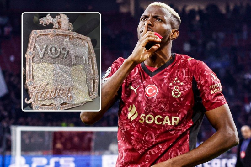 لاکچری‌بازی اوسیمن با زنجیر الماس هزار قیراطی!