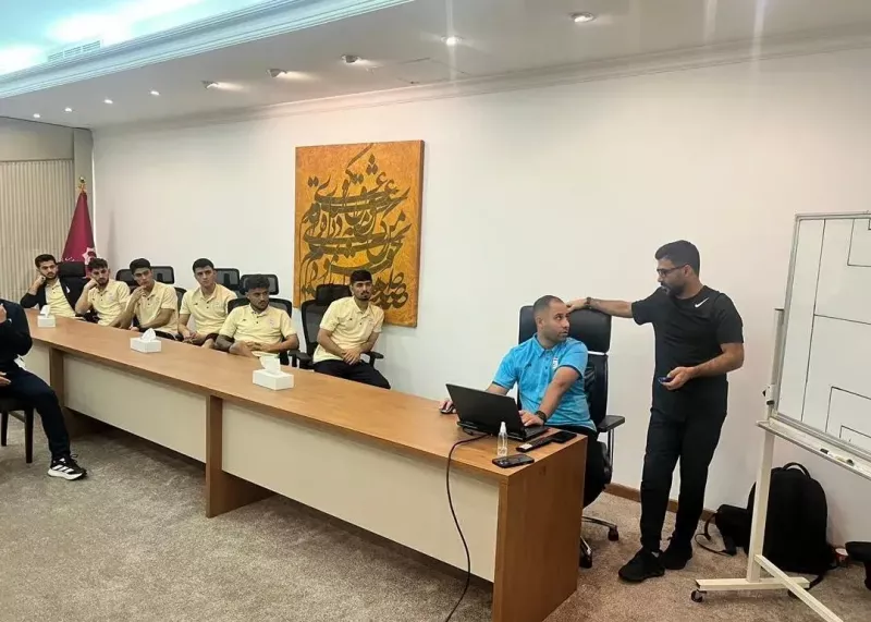 برگزاری جلسه فنی تیم امید در اردوی دبی