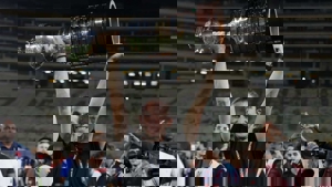 پدیده مربی‌گری سال دو ساله تمدید کرد