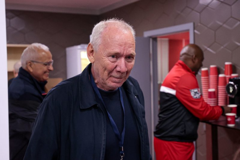  مربی سرشناس: هر بازی یک پاکت سیگار می‌کشیدم!