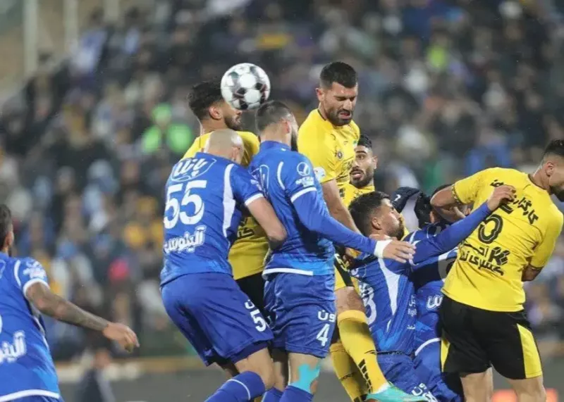 زمان بازی سپاهان و استقلال تغییر کرد!