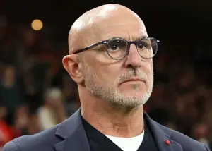 تمجید رقیب بزرگ: مسی و رونالدو نباید خداحافظی کنند!