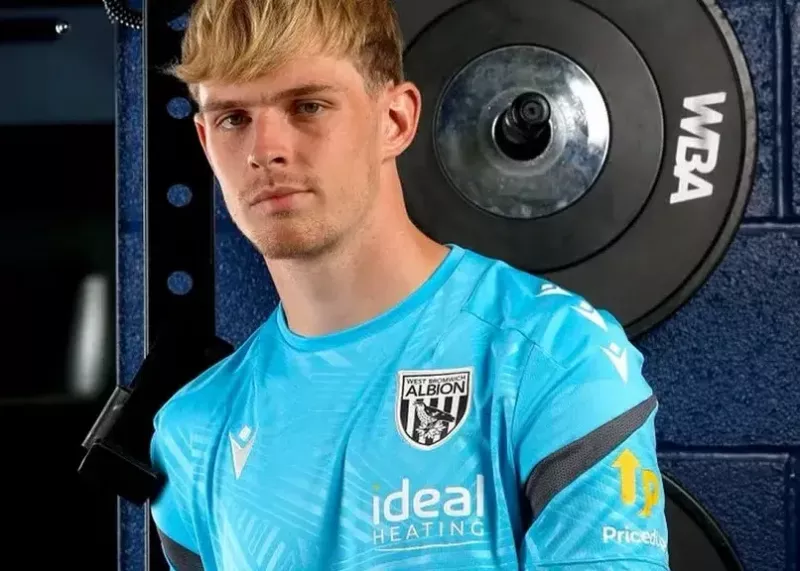 منچستر انتقال هافبک جوان را تایید کرد