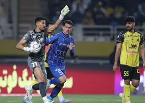 آشورماتوف: من هم توپ را نمیزدم، عسکری گل میزد