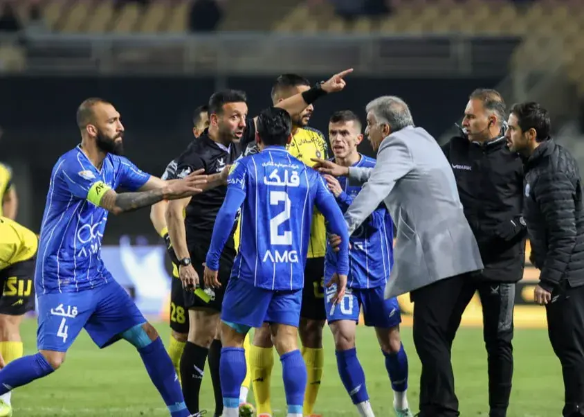 تهدید جدی صالح: میندازمت بیرون! (عکس)