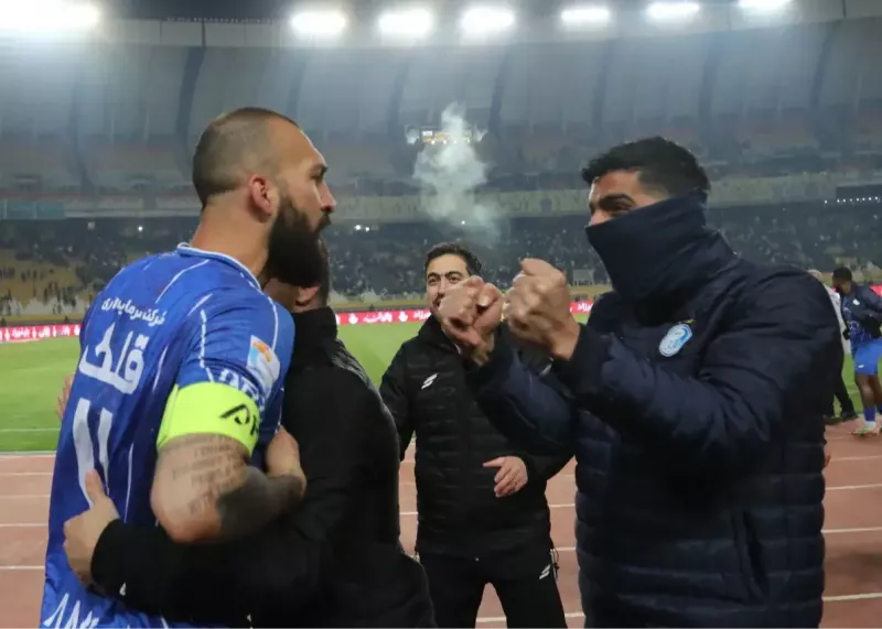 آغوش باز روزبه برای فرعباسی و آدان!