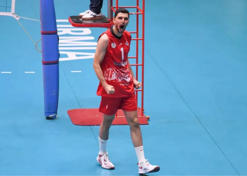 ٣٢ امتیاز و ۶ دفاع: ستاره این روزهای ارومیه