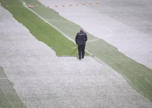 برف و یخبندان رسید: لیگ برتر تعطیل میشود؟