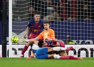 شما هم دیدید؟ شاید گردن جرارد میشکست!