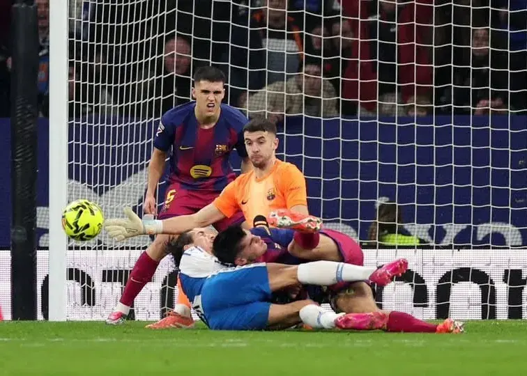 شما هم دیدید؟ شاید گردن جرارد می‌شکست!