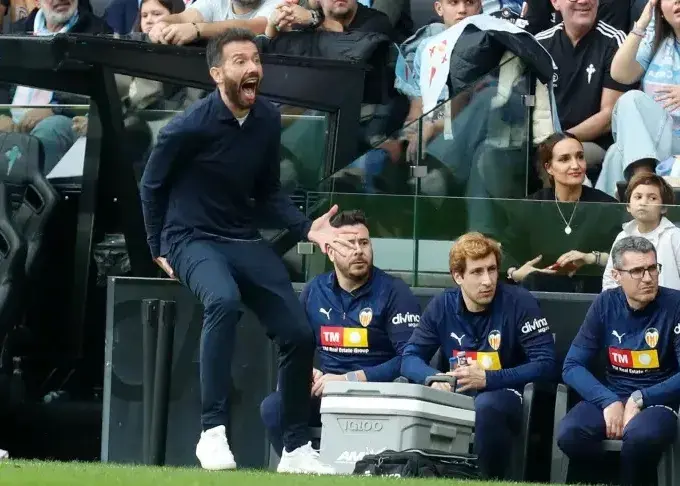 حمله هواداران به اتوبوس پس از شکست 4 گله