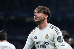 کار زیبای آسنسیو: تقدیم گل به هوادار ویژه!