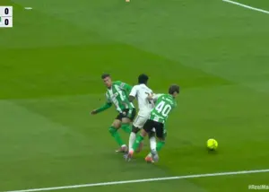 وینیسیوس را زدند و پنالتی رئال سوخت!