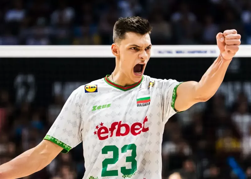 شعبدهبازی همتیمی خانزاده و دومین بازیکن برتر دنیا