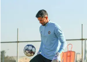 حسینی تنهای تنها در تمرین سپاهان!