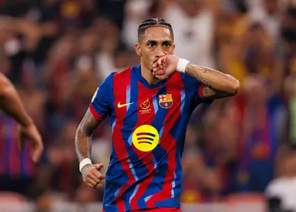 ژست رونالدینیو، نیمار و پیکه تکرار شد (عکس)