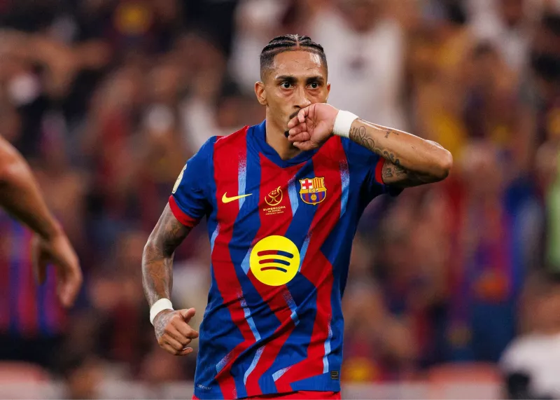 ژست رونالدینیو، نیمار و پیکه تکرار شد (عکس)