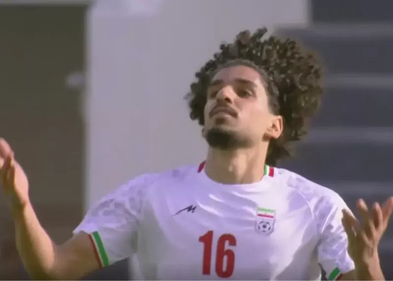 فاصله میلی‌متری فرزین تا گل صعود ایران (عکس)