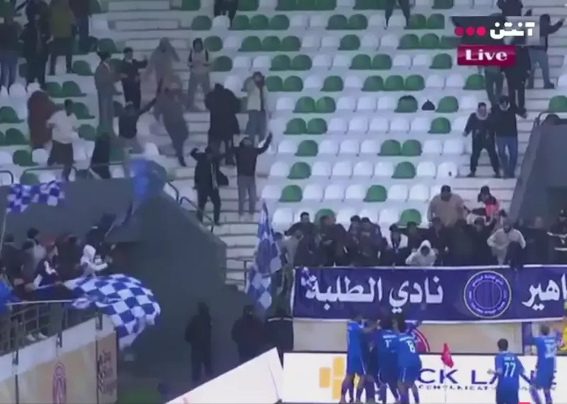 الطلبه برای هوادارانش اتوبوس کرایه کرد 