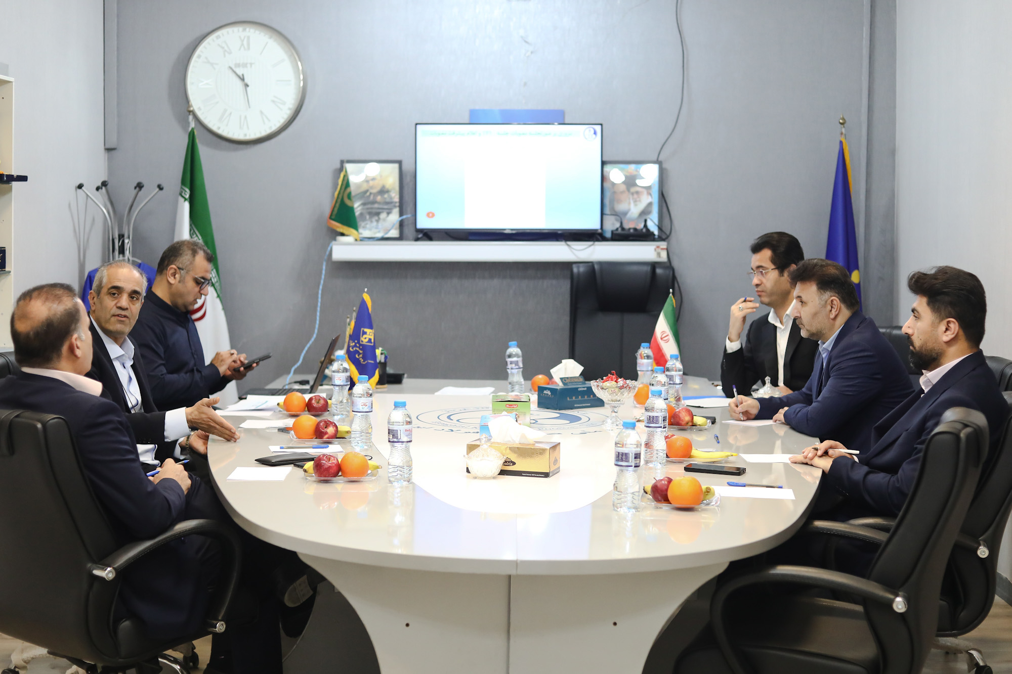 جلسه مدیران استقلال خوزستان با تاجرنیا (عکس)