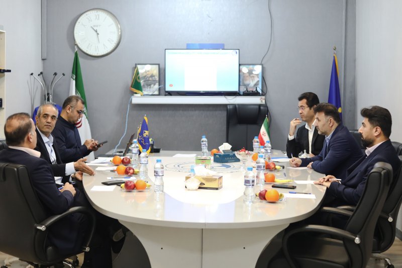 جلسه مدیران استقلال خوزستان با تاجرنیا (عکس)