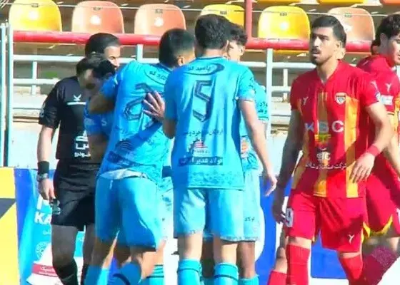 روز پرکار کمک داور ویدیویی در فولاد آرنا