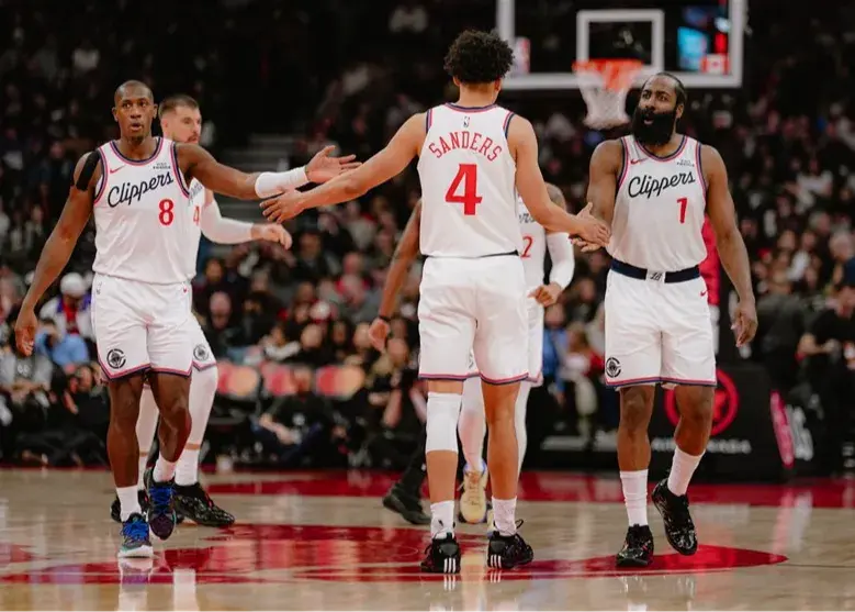 برد قاطعانه کلیپرز با شعبده آقای ریش!