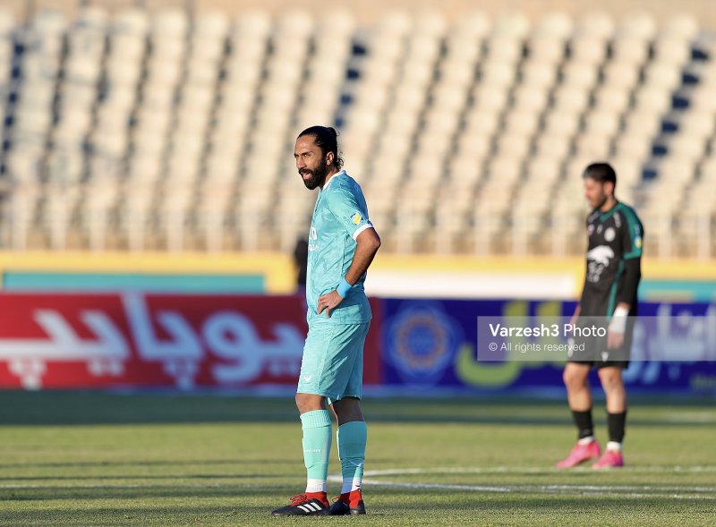 بدشانسی هافبک باتجربه مقابل استقلال