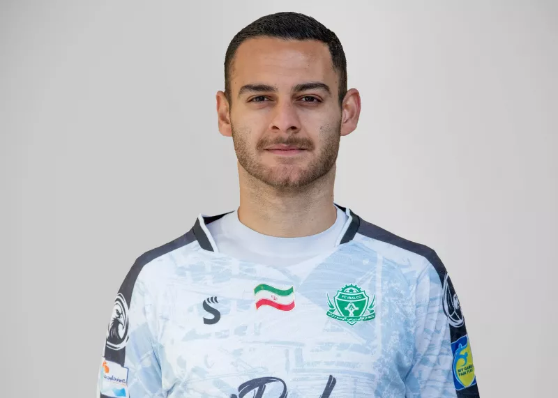 مدافع سابق فولاد شاگرد حسینی شد