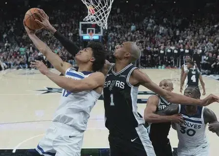 سایه ایفل روی سر ادواردز: شاید بهترین بلاک تاریخ!