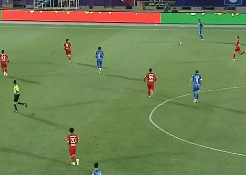 گزارش زنده: استقلال 0 _ تراکتور 0